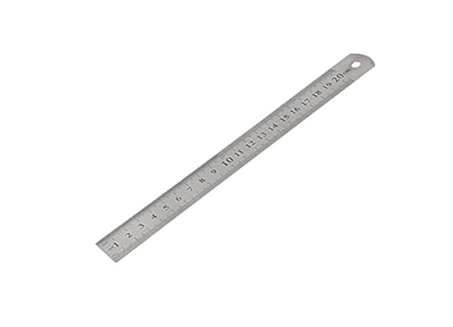 مسطرة معدن بالقطعه 20سم